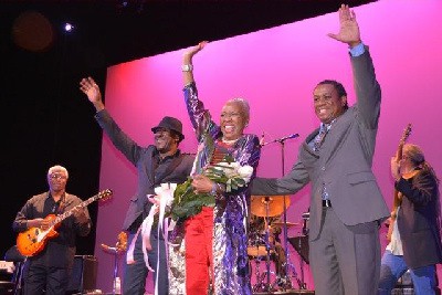 L-R: Eugene Grey, Ian Sweetness, Myrna Hague and A. J. Brown wave to the appreciative audience at the close of Simply Myrna, staged at the Miramar Cultural Center in Miramar, Florida. Photo Credit: Gail Zuker