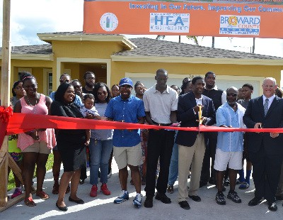 Commissioner Holness Welcomes First Time Homebuyers to Franklin Park Estates
