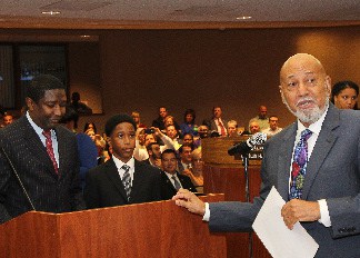 Commissioner-Dale-Holness-Sworn-In-By-Congressman-Alcee-Hastings