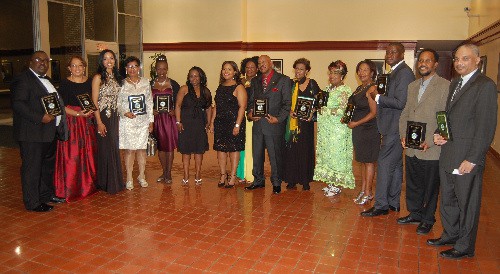 Jamaica’s newly appointed Counsel General to New York, Trudy Deanes, and Jamaica Diaspora Northeast Advisory Board Member, Joan Pinnock, recipients of the Trailblazer Award, at center, are flanked by proud recipients of the 2016 inaugural Jamaica Diaspora Northeast Trailblazer Award, Oct. 29, in Queens, NY