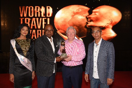 Hon. Edmund Bartlett Wins World Travel Award