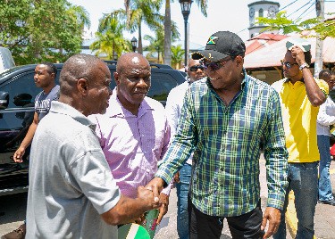 Jamaica Minister of Tourism takes Jamaican Culture to Cruise Passengers