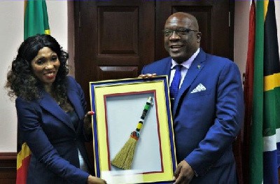 H.E. Lumka Yengeni presents special gift to Prime Minister Harris 