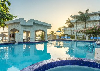 Holiday Inn Resort® Montego Bay 55% Off Spring Sale