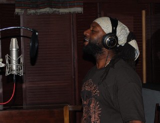 Reggae Artist Kush I Releasing New Album on Vinyl Only