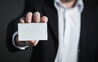 Starting a New Business? 6 Essential Business Card Design Tips