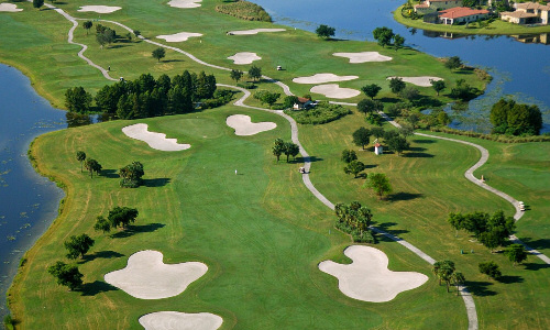 Top Touristy things to do in Florida - visit a golf course