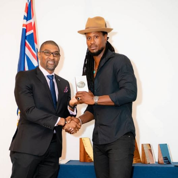 Omari Banks Receives Entertainer of the Year Award by Anguilla Hotel and Tourism Association