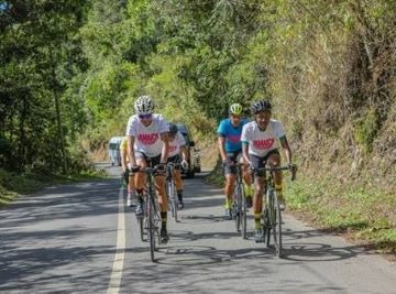 Discover Jamaica by Bike - Holywell Park