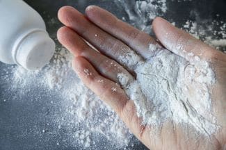 How (and Why) To Make DIY Baby Powder