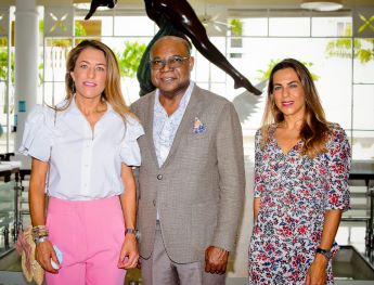 Edmund Bartlett (centre) is photographed with CEO of Grupo Piñero, Encarna Piñero (left), and Lydia Piñero