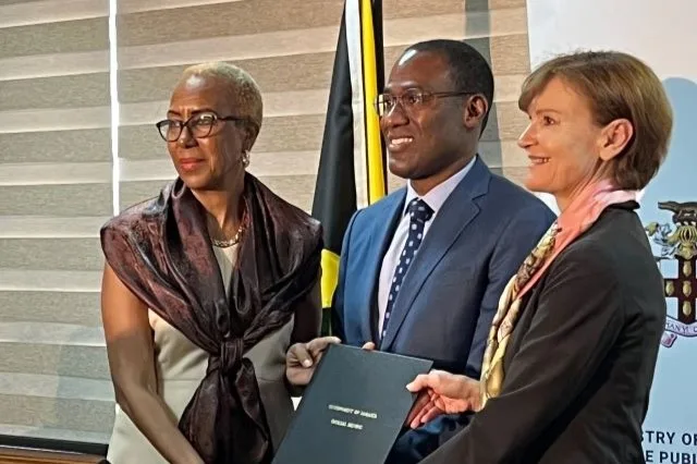 Faval Williams Nigel Clarke Lilia Burunciuc - World Bank strengthens support to education in Jamaica