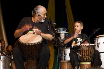 Rhythms of Africa - Music Around the World with Legendary Drummer Willie Stewart 